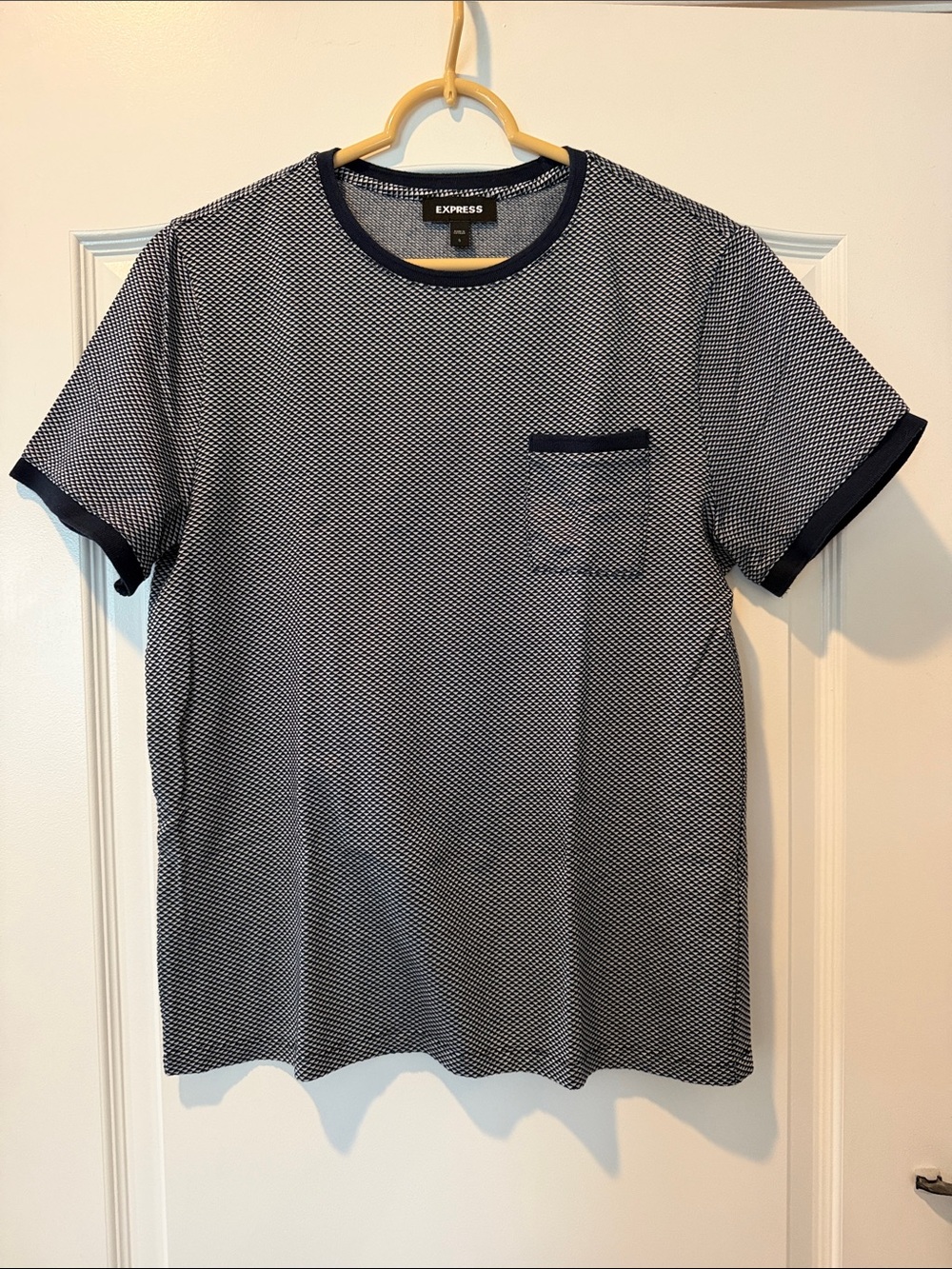 Express Men’s Navy and White Micro-Pattern Knit Textured Pocket Tee